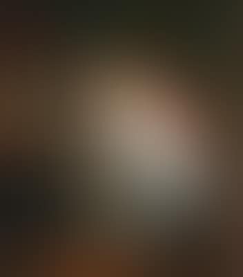 Girl reading a letter (preview)