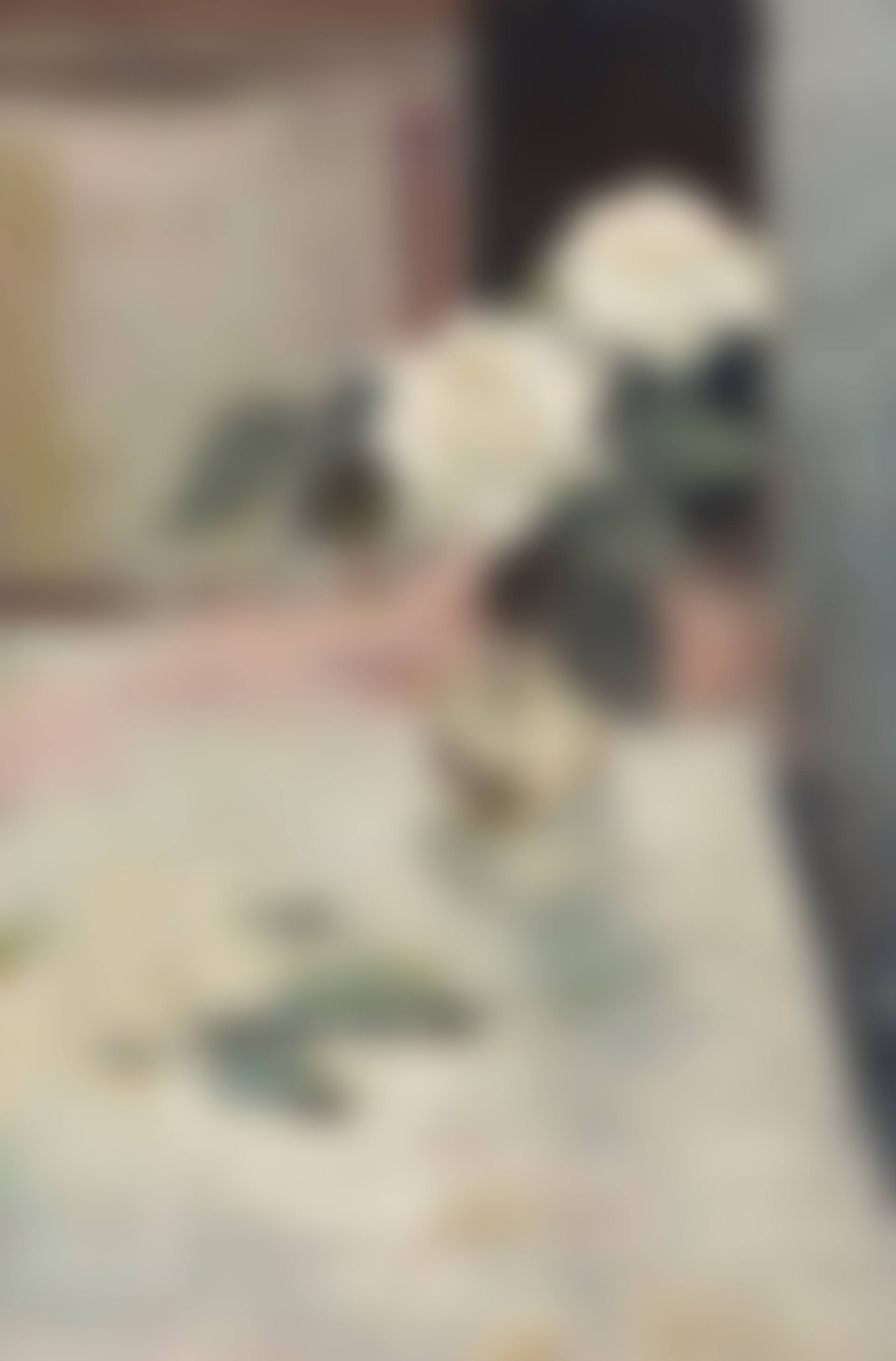 White roses (preview)