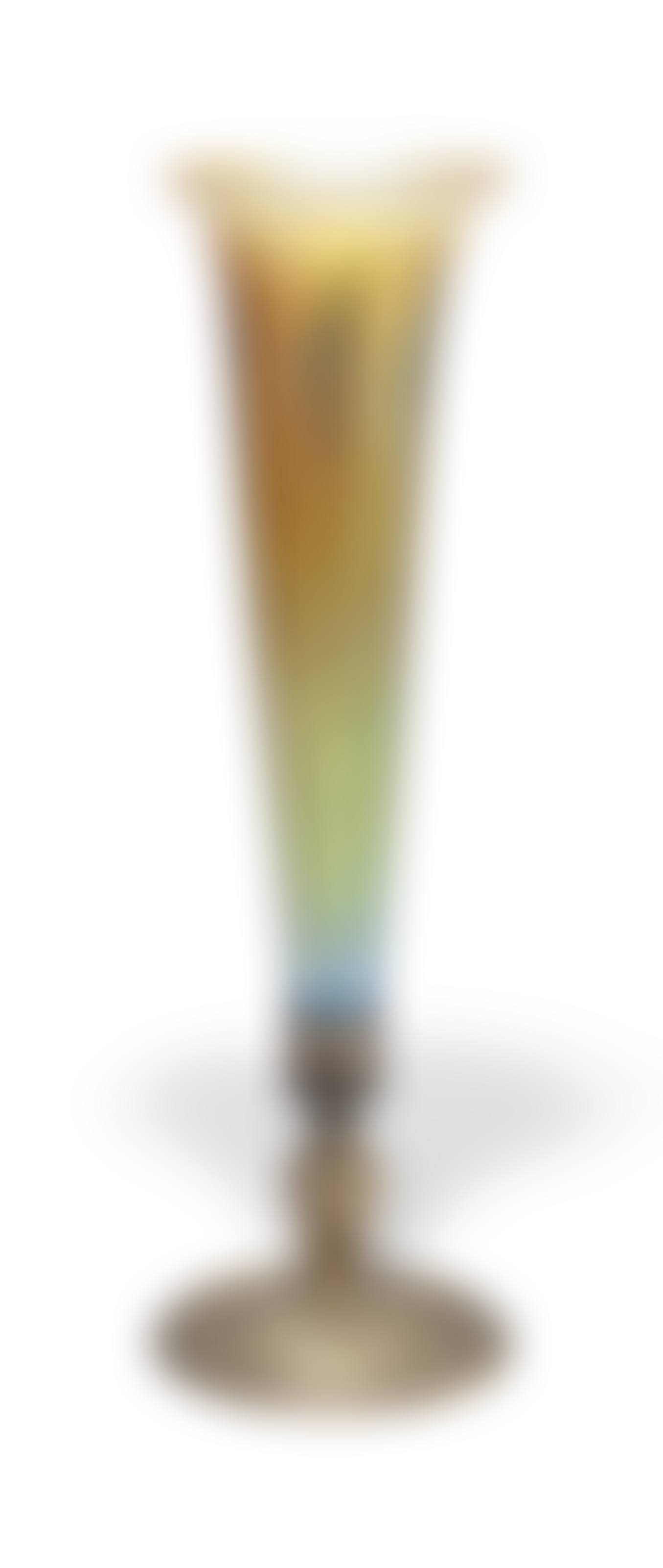 A TRUMPET VASE (preview)