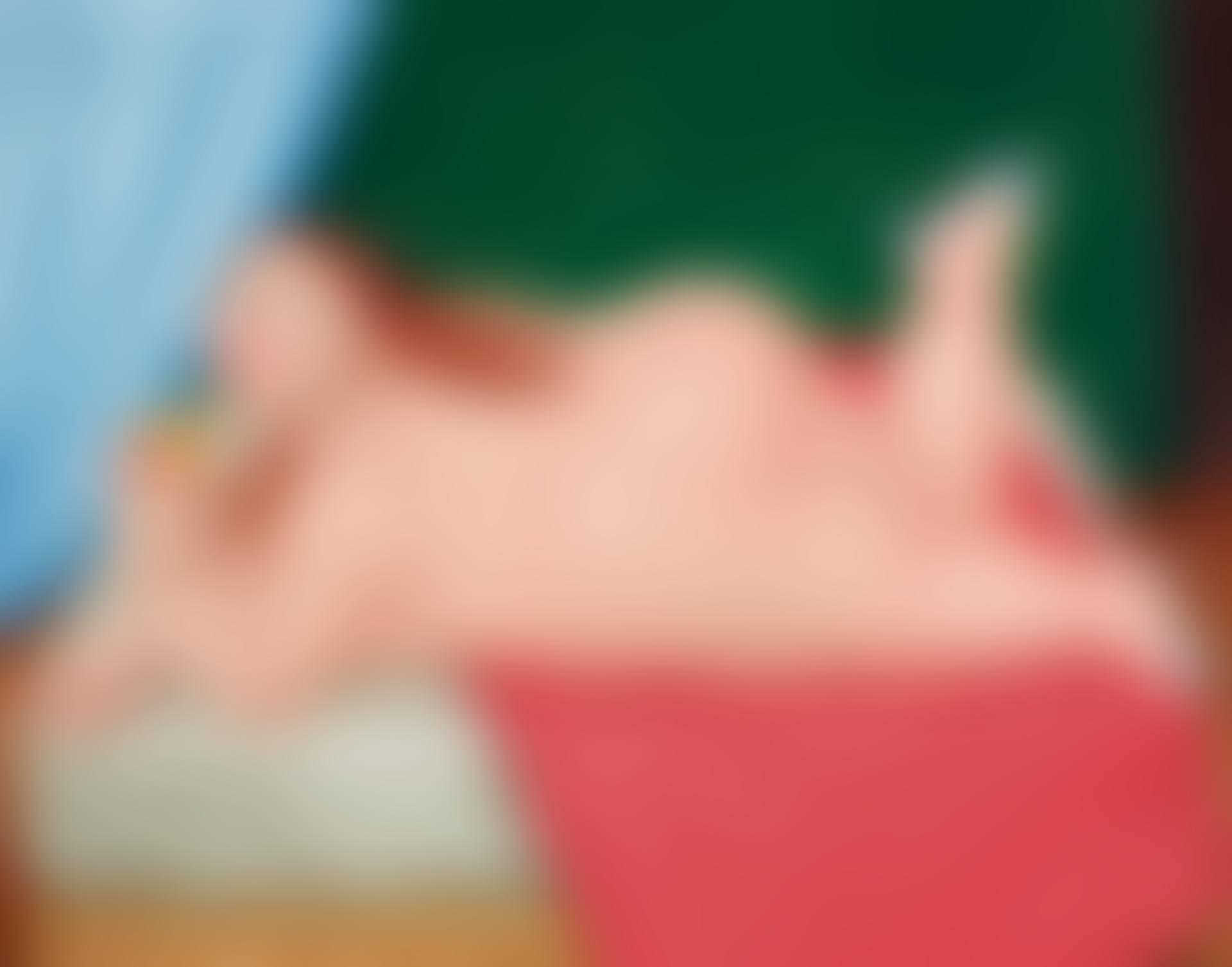 Colombiana comiendo manzana (preview)