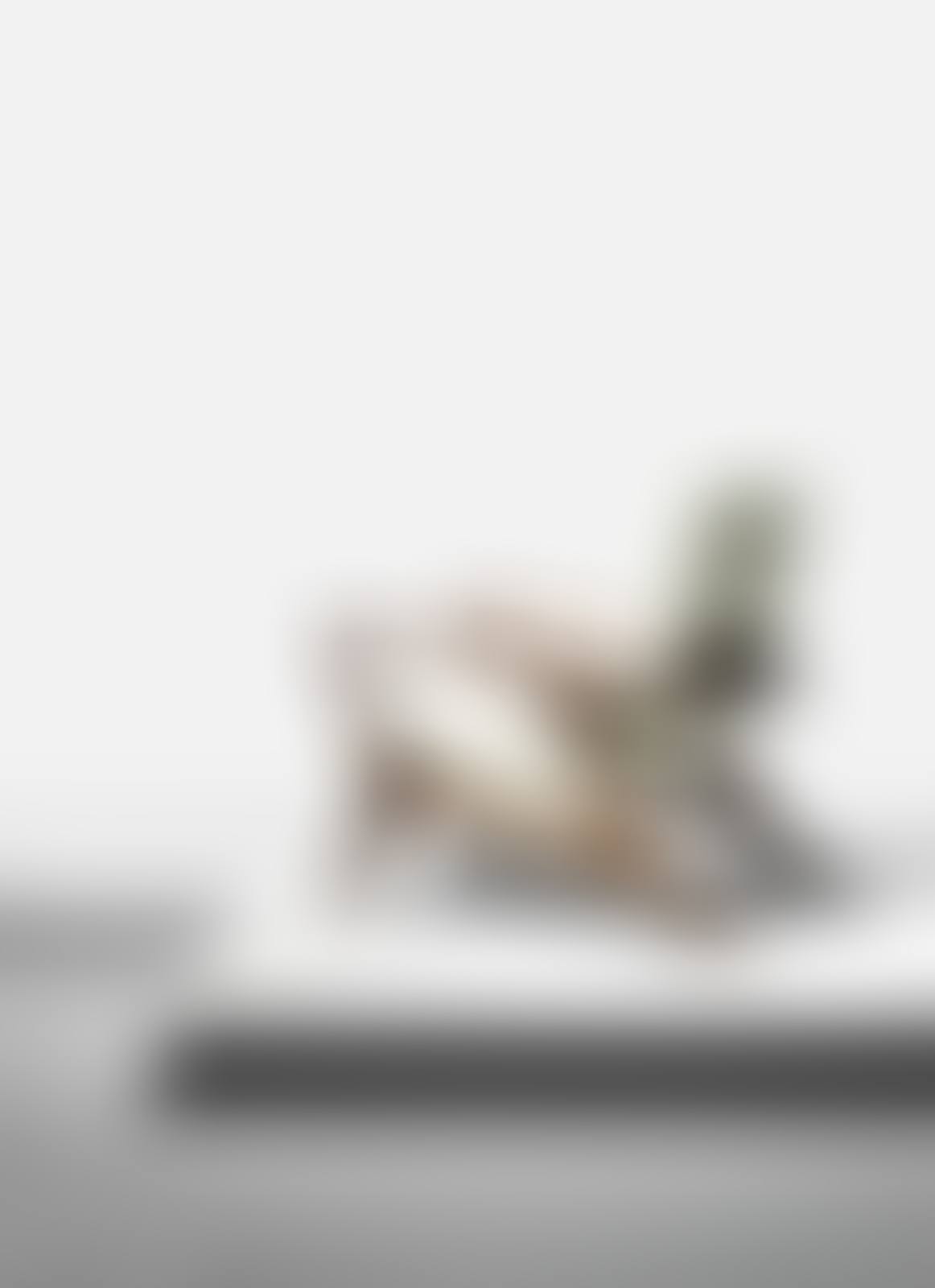 'Contour' armchair (preview)