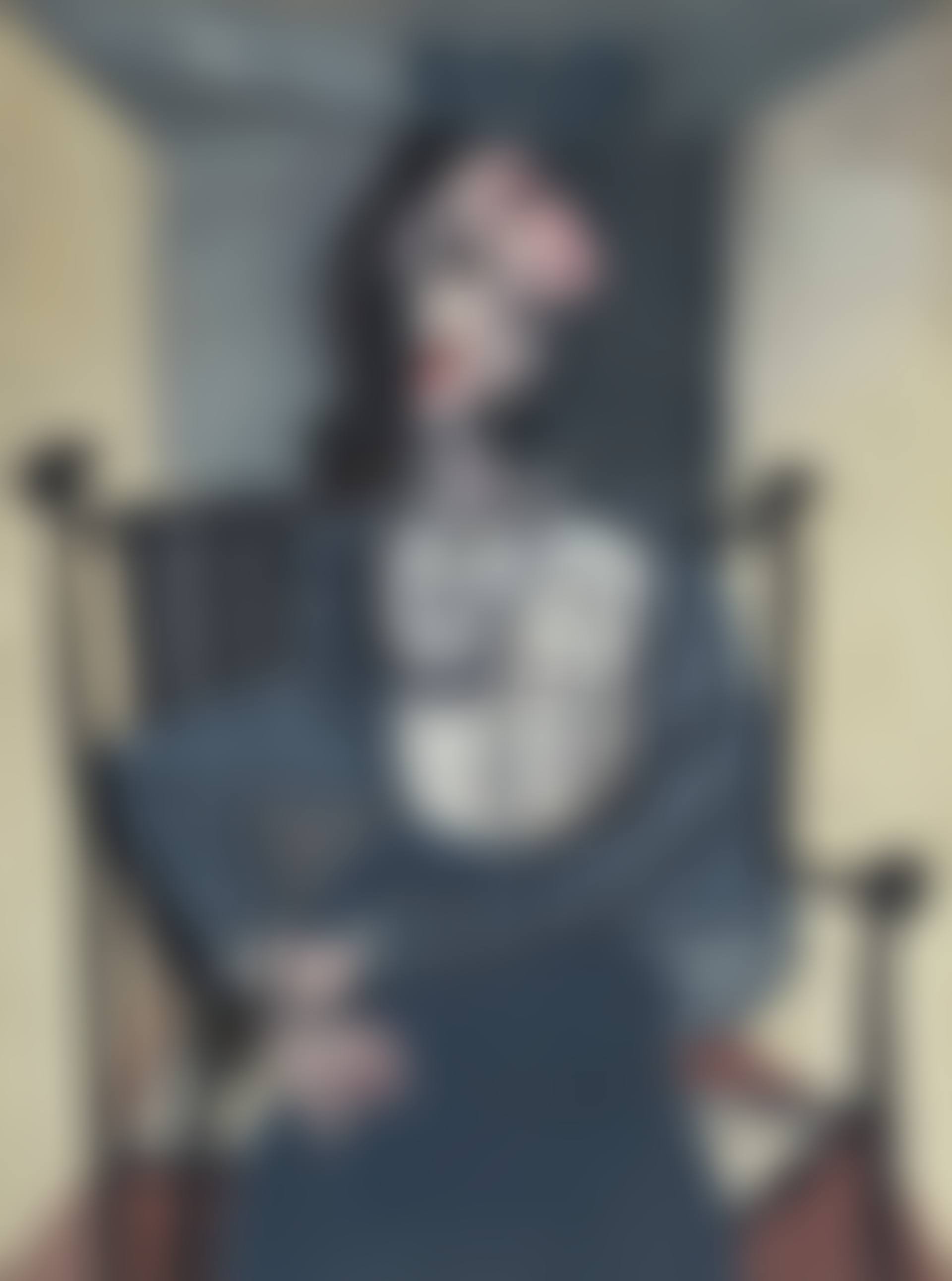 Femme dans un fauteuil (preview)