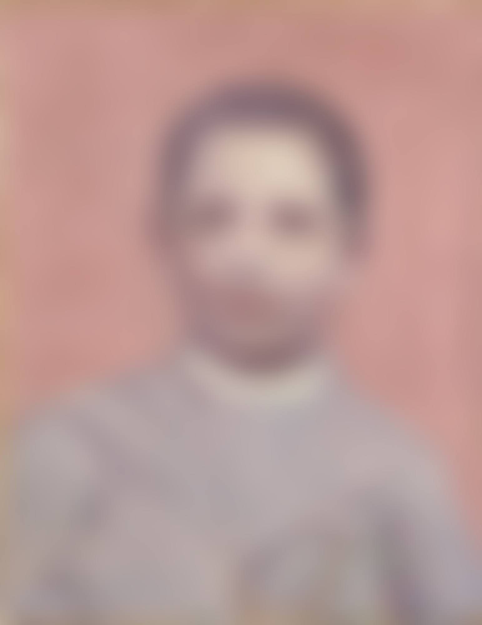 Portrait de jeune garçon sur fond rose (preview)