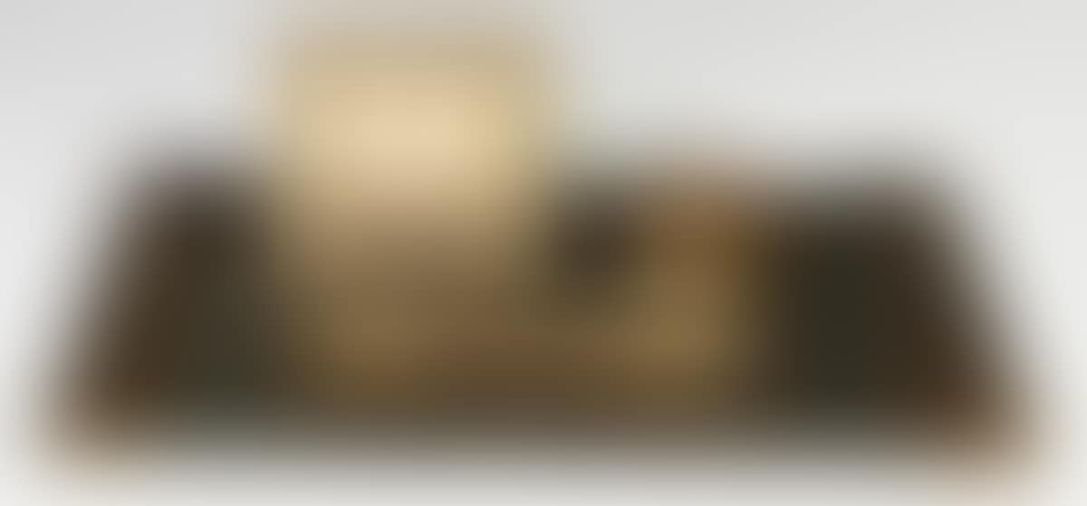 Desk set (preview)