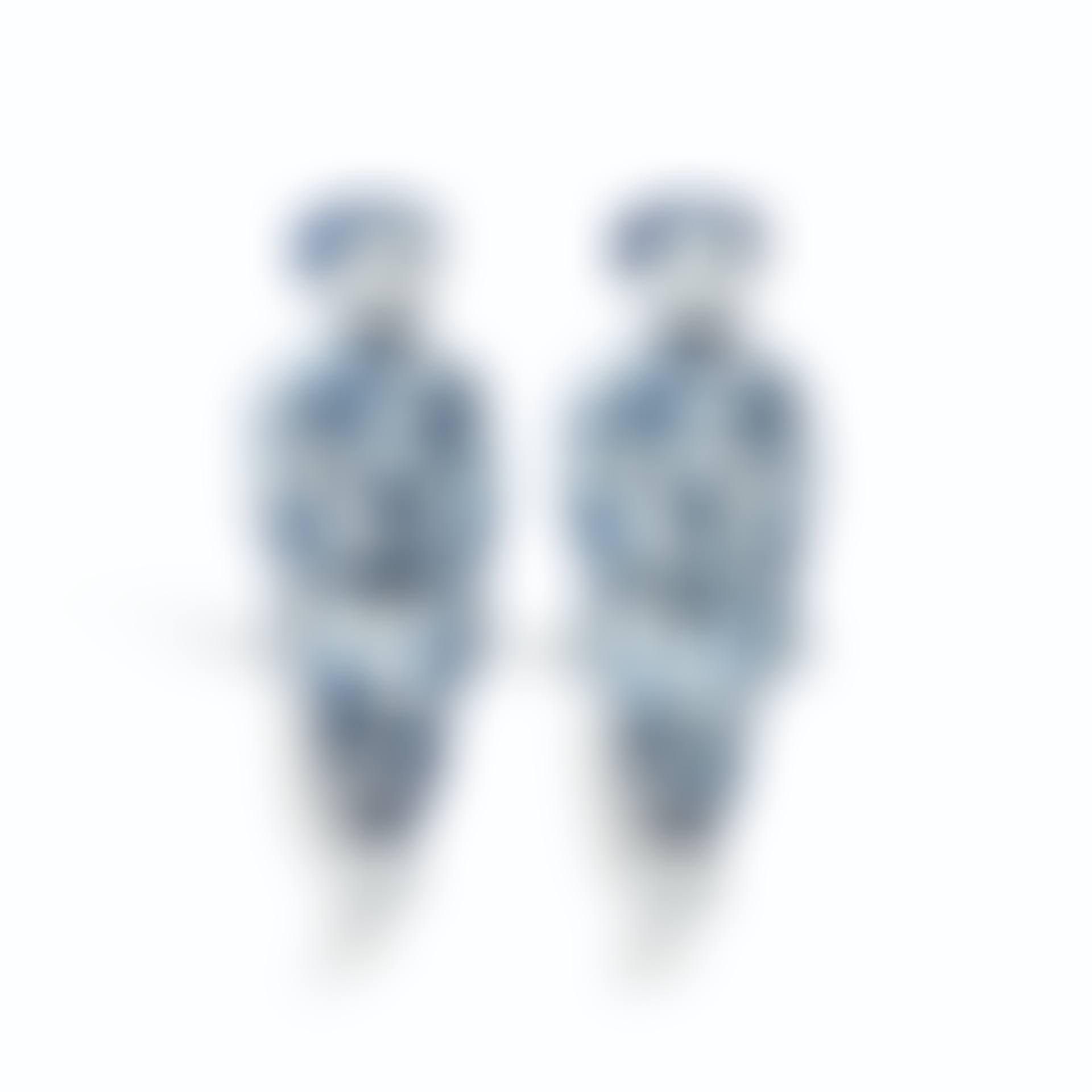 PAIRE DE PERSONNAGES EN PORCELAINE BLEU BLANC (preview)