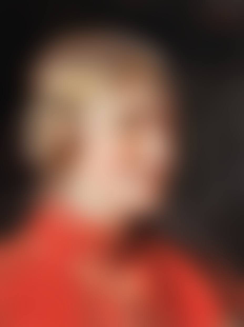 Portrait of a Young Girl in Red Dress (Portroet af en ung pige i rød kjole) (preview)