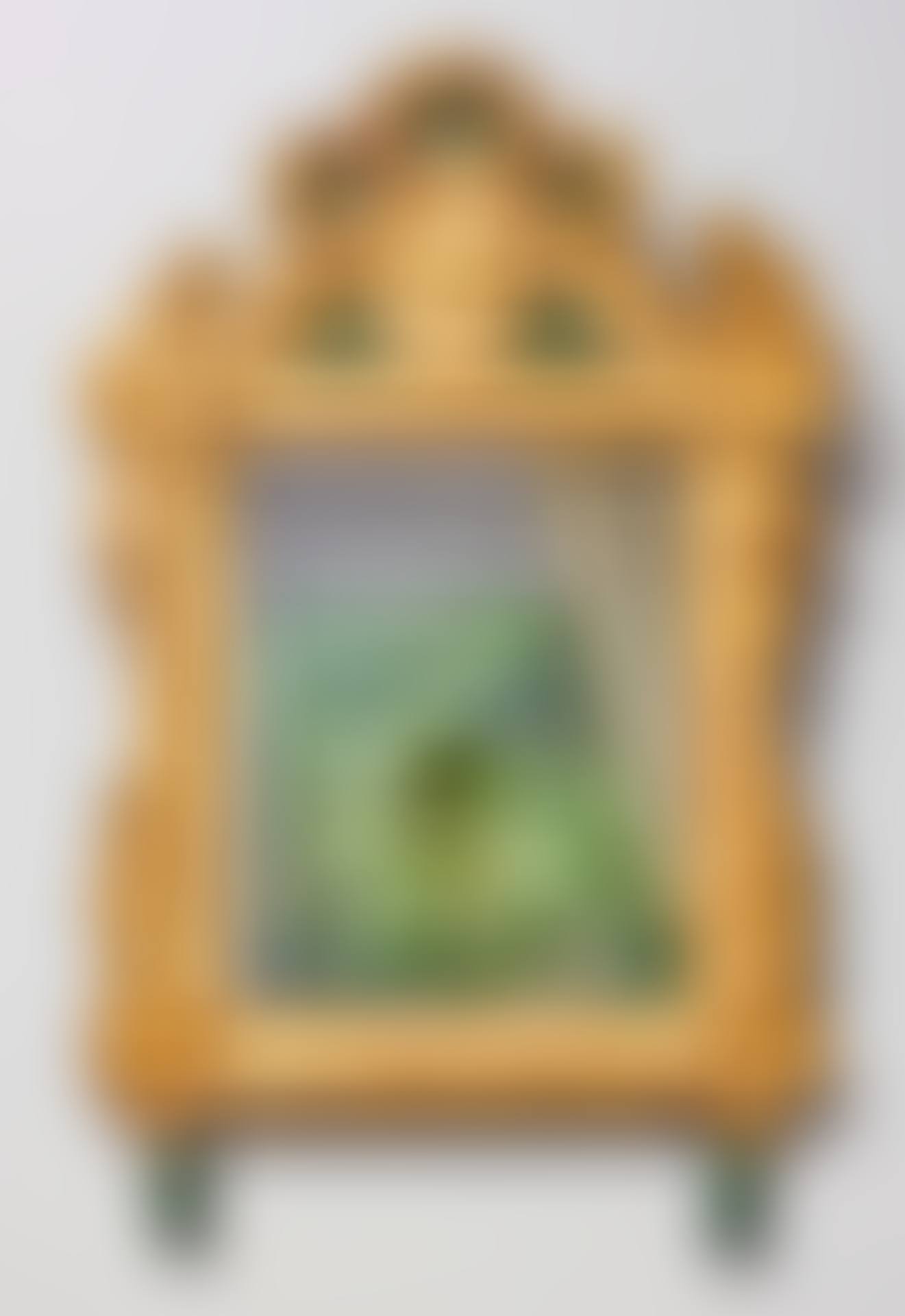 Small pediment mirror (preview)