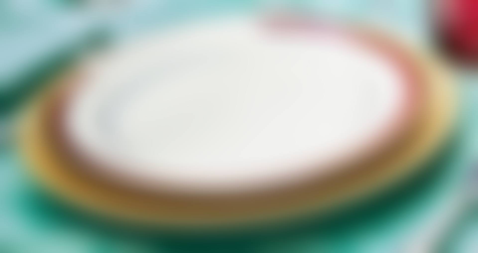 White porcelain dinner set with gold trim (preview)