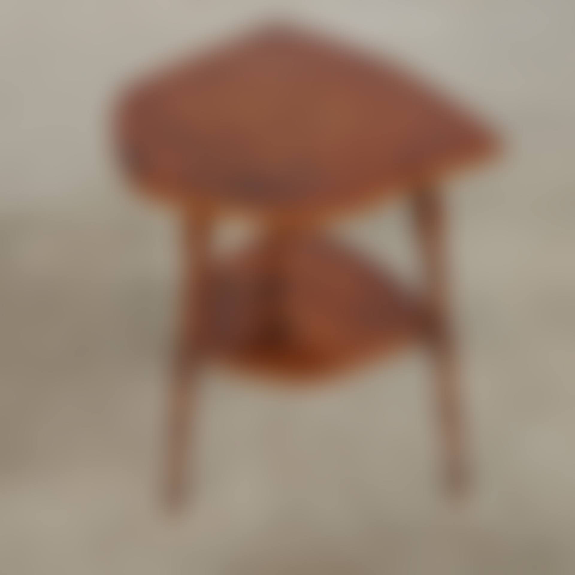 Table d"appoint de forme dite écusson (preview)