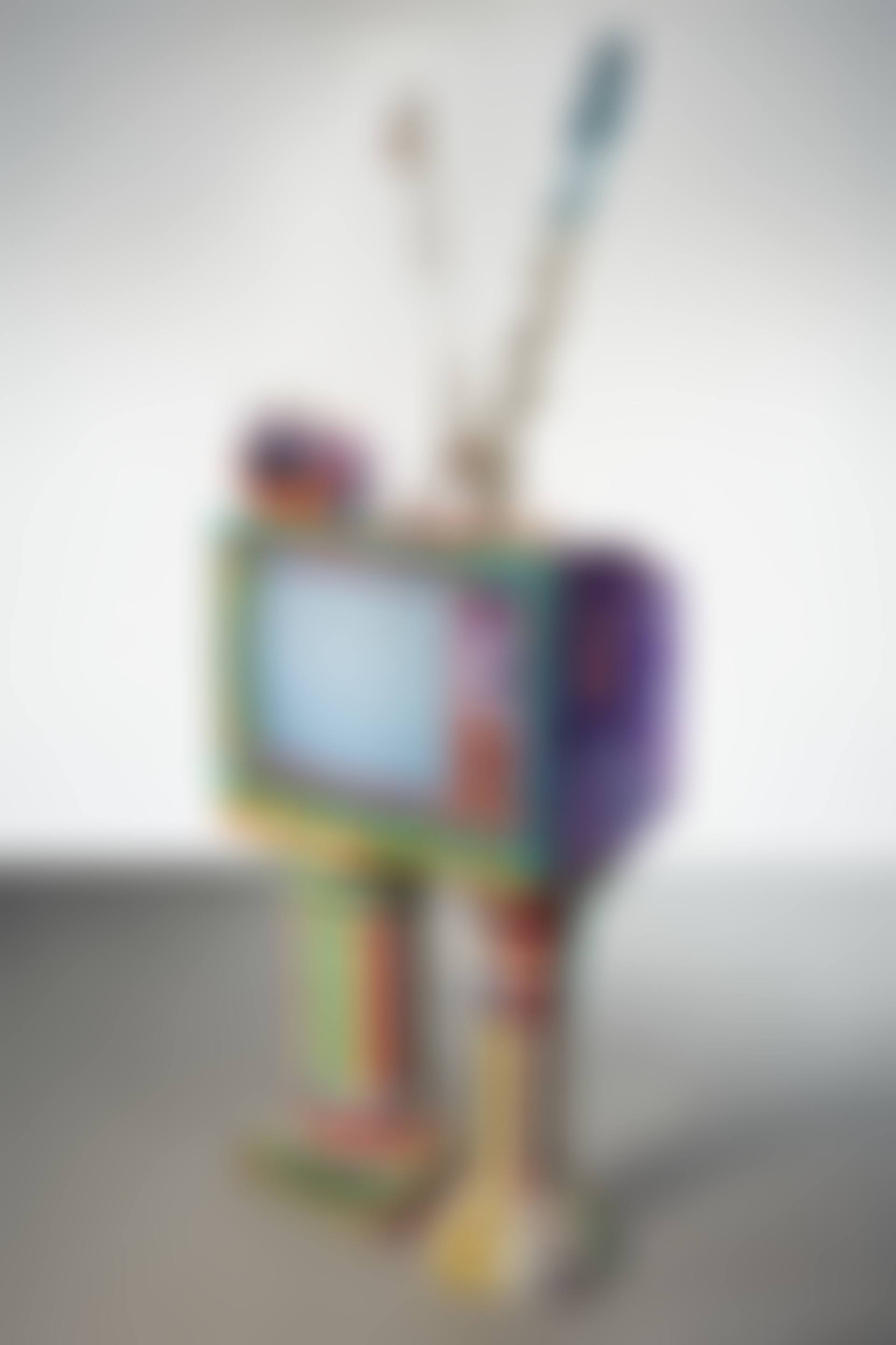 Van Chrome TV and Clock Radio (preview)