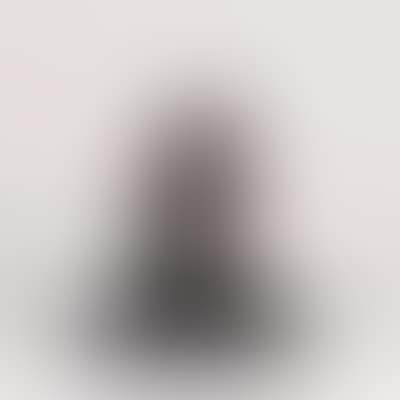Petit nu accroupi avec bras (preview)