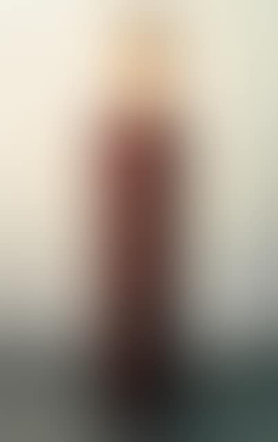 Woman's head on column (preview)