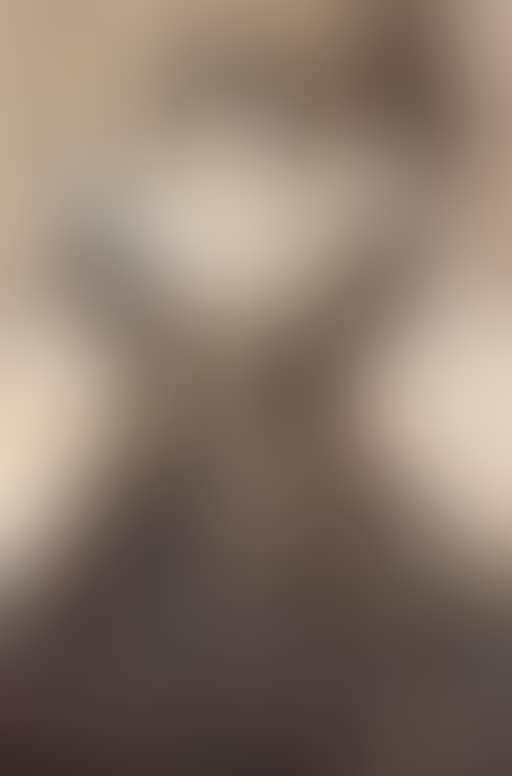 Figura con falda negra - Figure in black dress (preview)