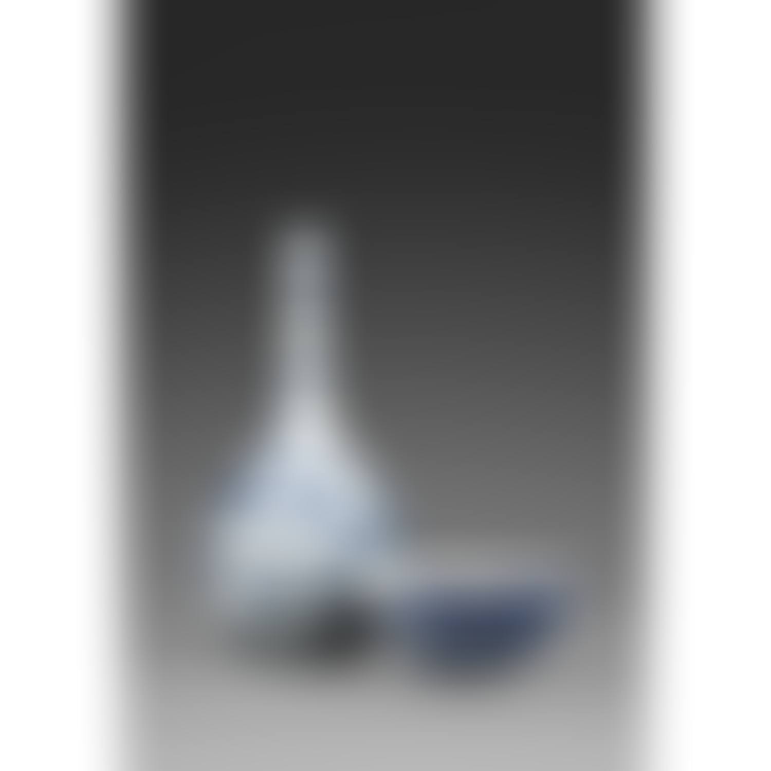 SUITE DE DEUX OBJETS EN BLEU DE HUÊ; A SET OF TWO BLUE AND WHITE ITEMS FOR VIETNAM (preview)