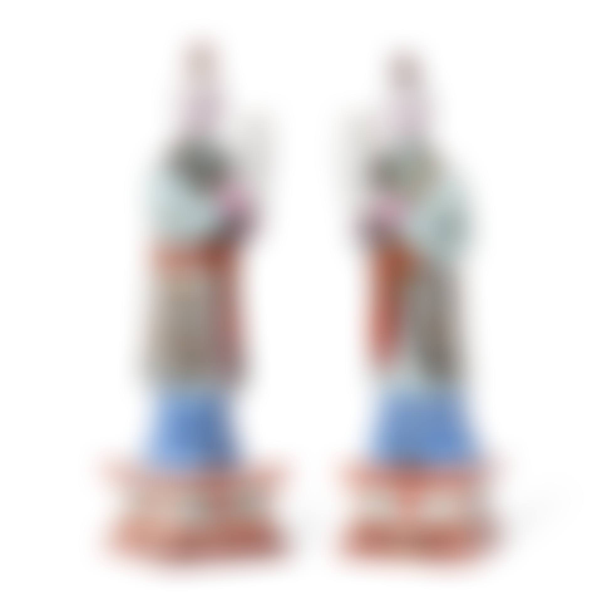 A PAIR OF CHINESE EXPORT PORCELAIN COURT LADIES (preview)