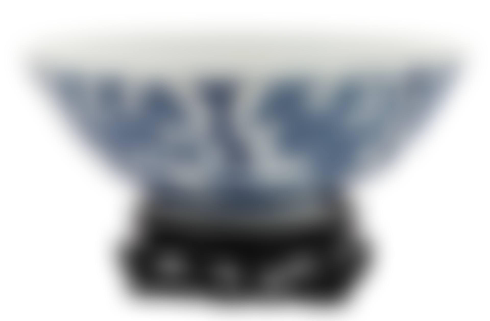 A CHINESE PORCELAIN BOWL FOR THE VIETNAMESE MARKET FROM AN IMPERIAL COLLECTION (preview)