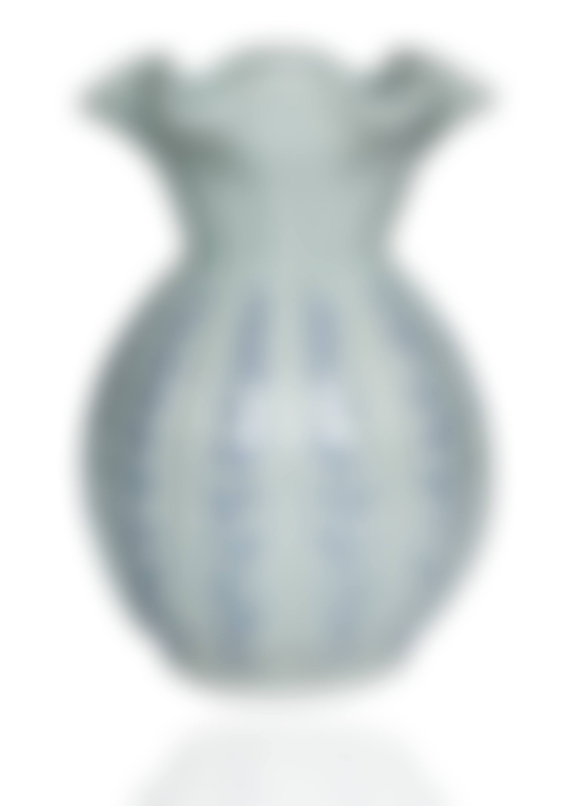 FINE CHINESE BLUE AND WHITE PORCELAIN VASE (preview)