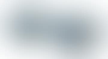 A near pair of Chinese blue and white ‘famille-rose" dishes (preview)