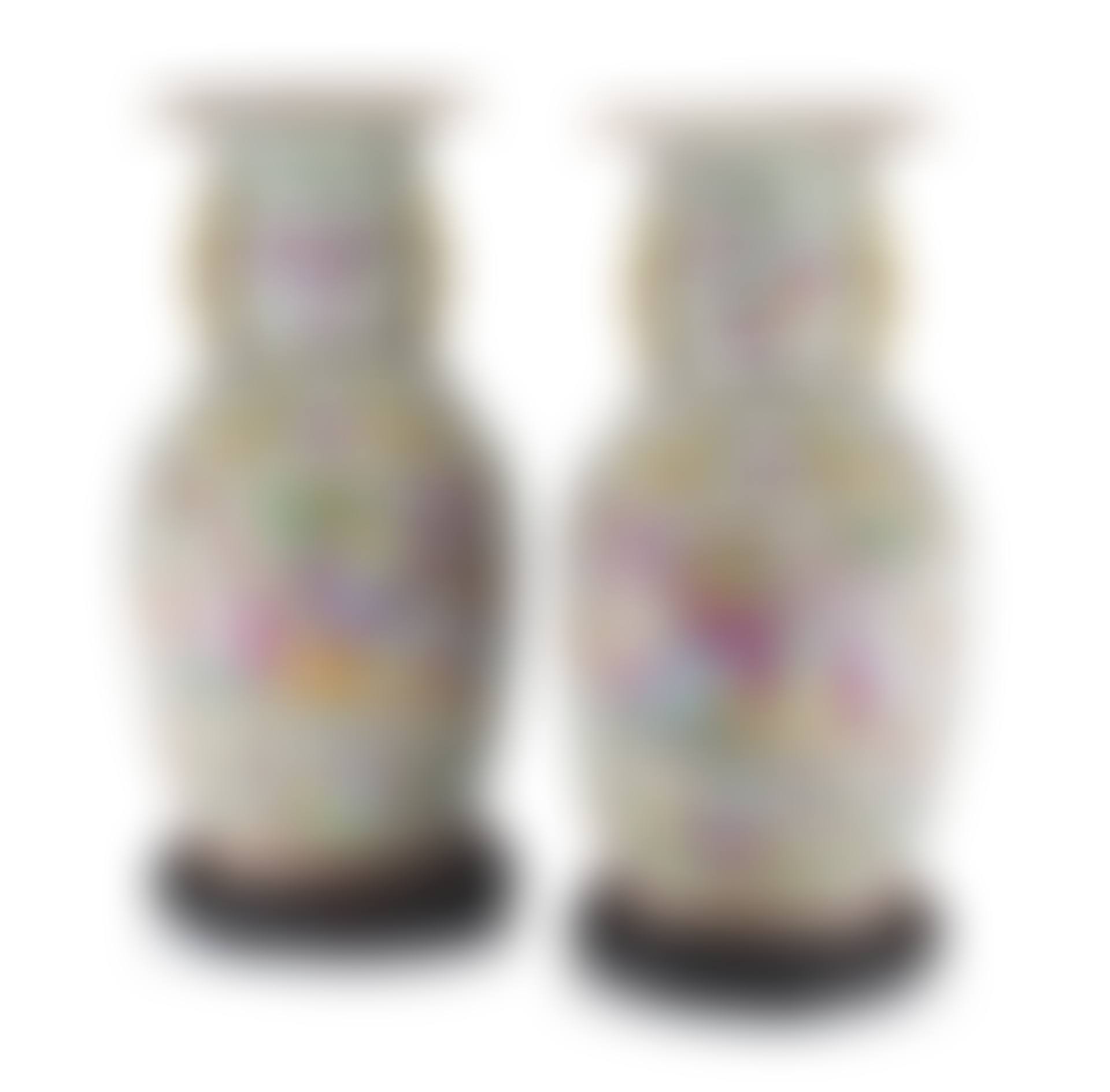 A pair of Chinese Canton famille-rose vases (preview)
