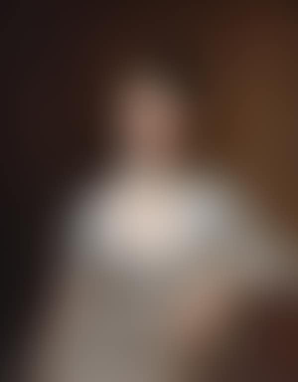 Portrait of a lady in a white dress (preview)