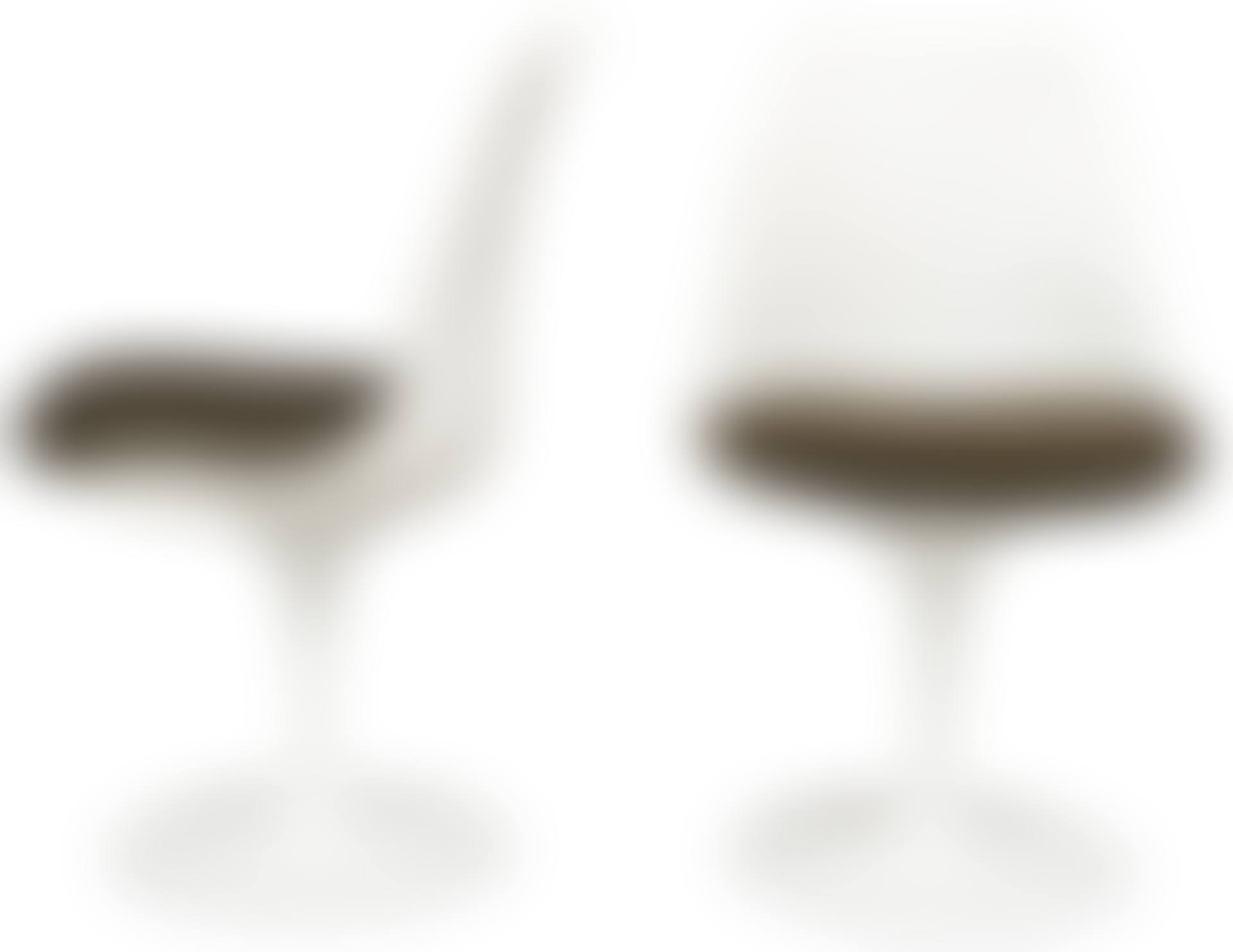 A pair of chairs, "Tulip" (preview)