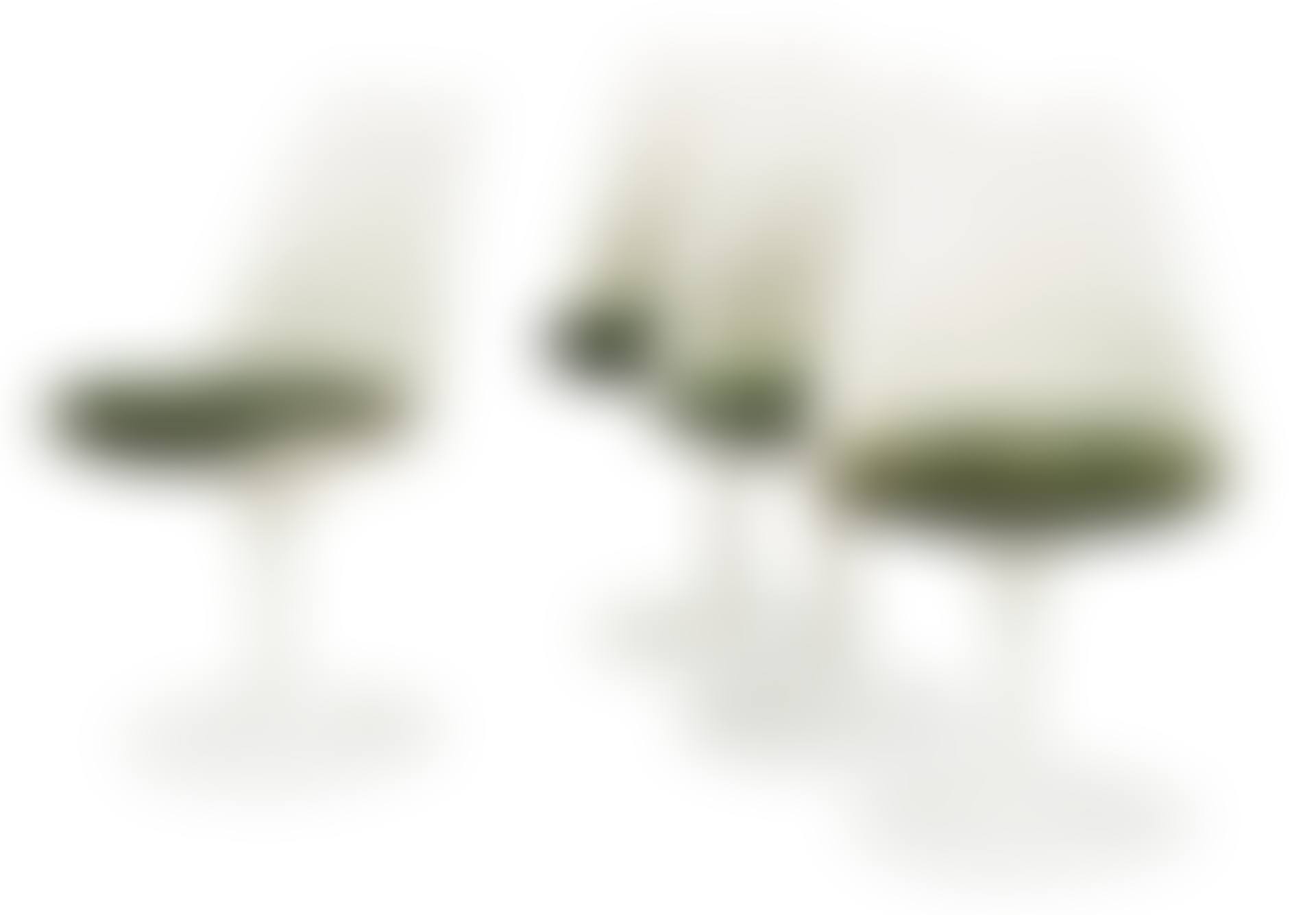 A set of four Eero Saarinen "Tulip" chairs (preview)