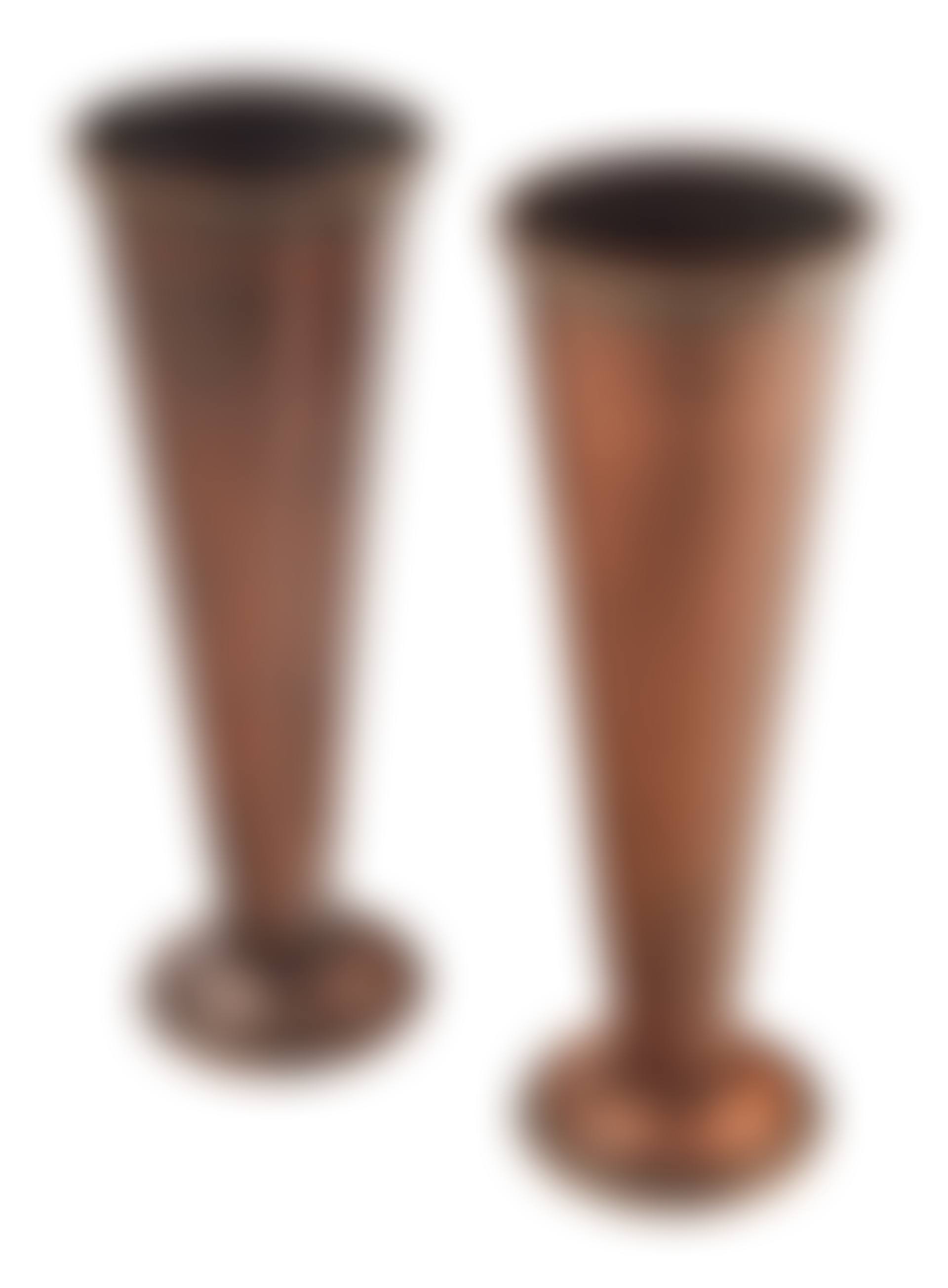 PAIR OF HAND-HAMMERED COPPER VASES (preview)