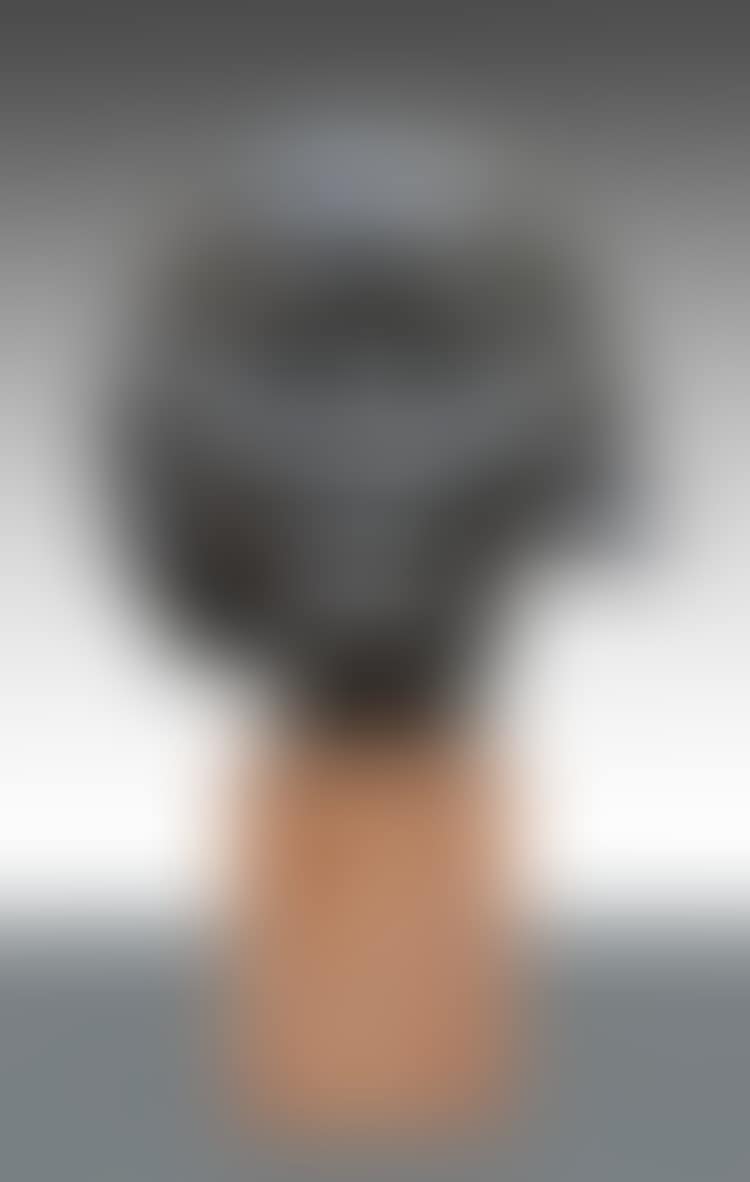 Portrait of long haired girl (mask) - Portrait de fillette aux cheveux longs (masque) (preview)