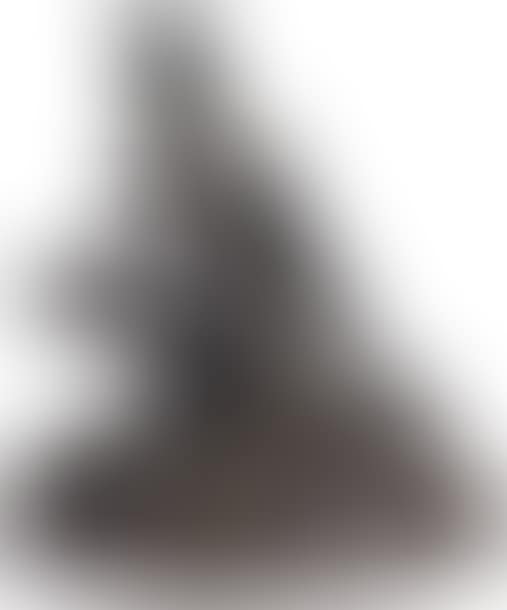 YOUNG SQUATTING WOMAN (preview)