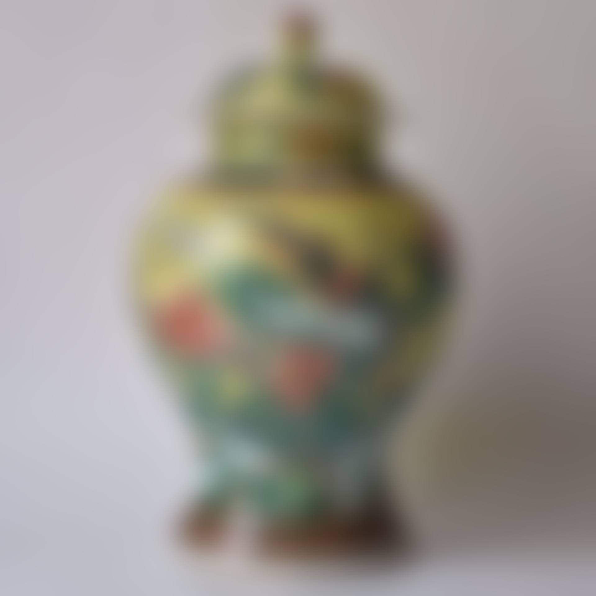 COVERED VASE (preview)