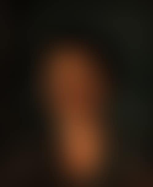 Portrait of a woman with a pearl necklace (preview)