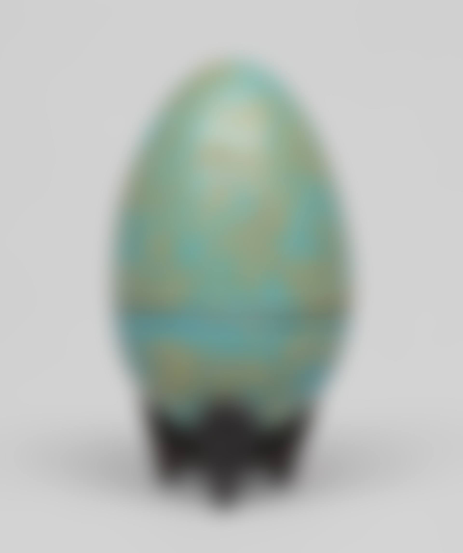 Sculpture in the form of an egg (preview)