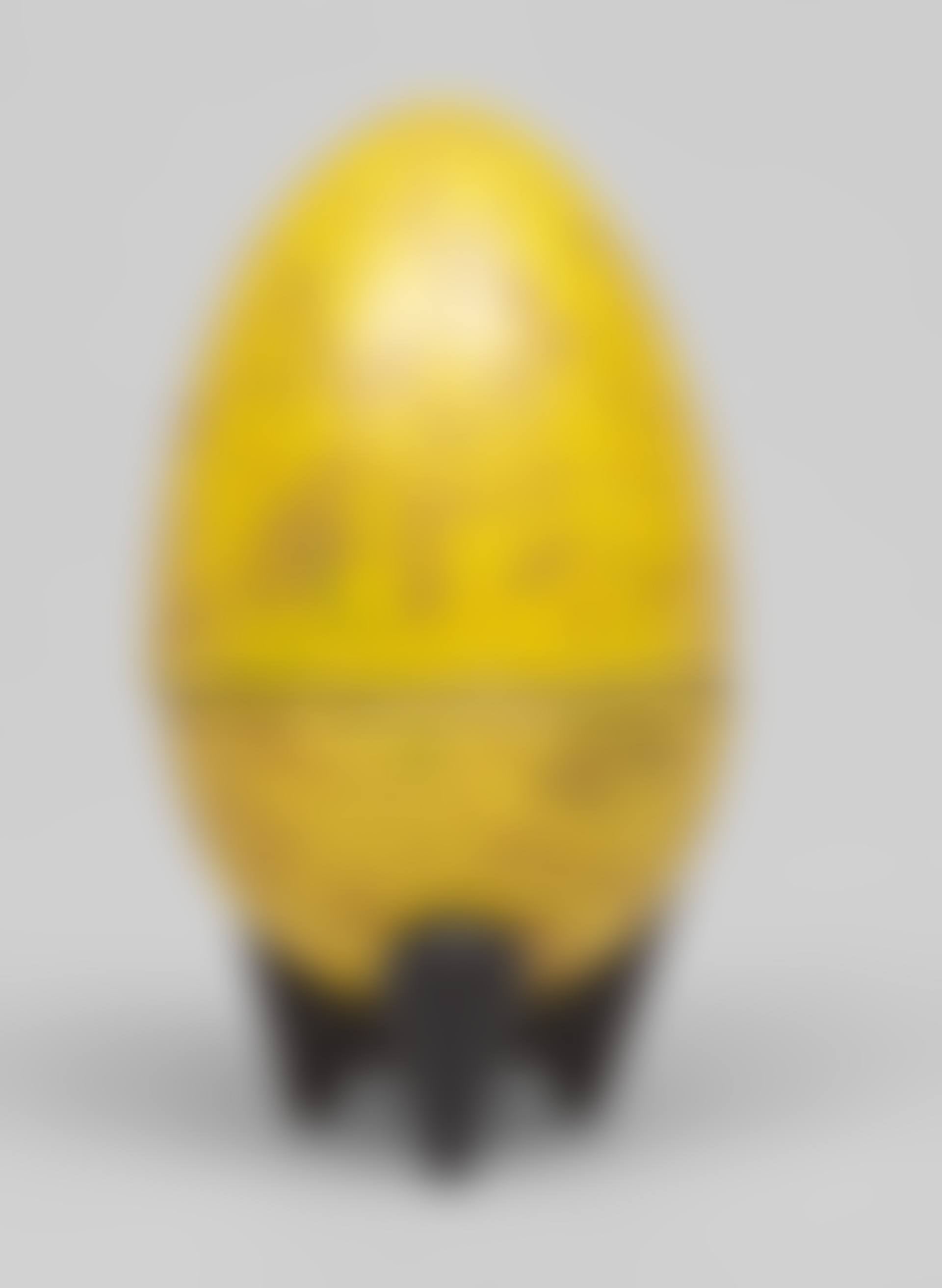Sculpture in the form of an egg (preview)