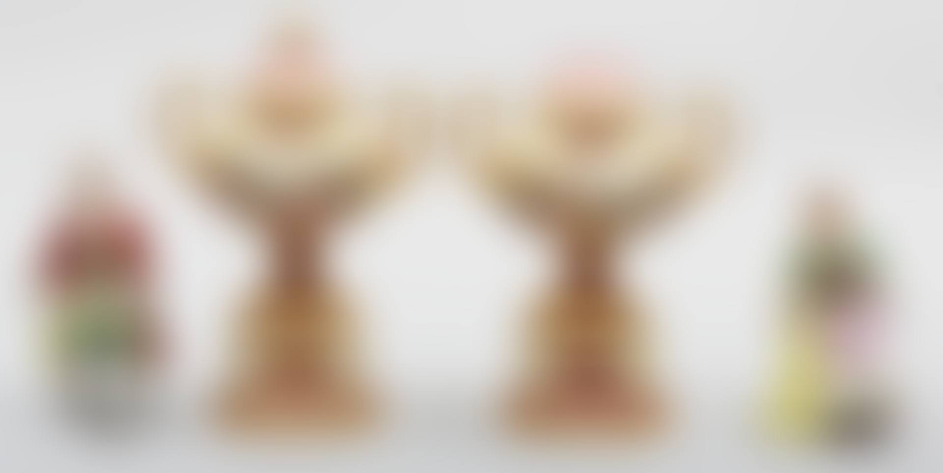 Urns and figurines (preview)