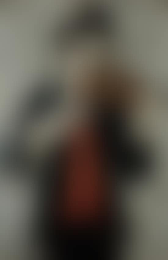 Violinist with white gloves (preview)