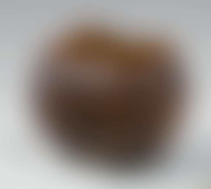 Spherical vase with polylobed neck (preview)