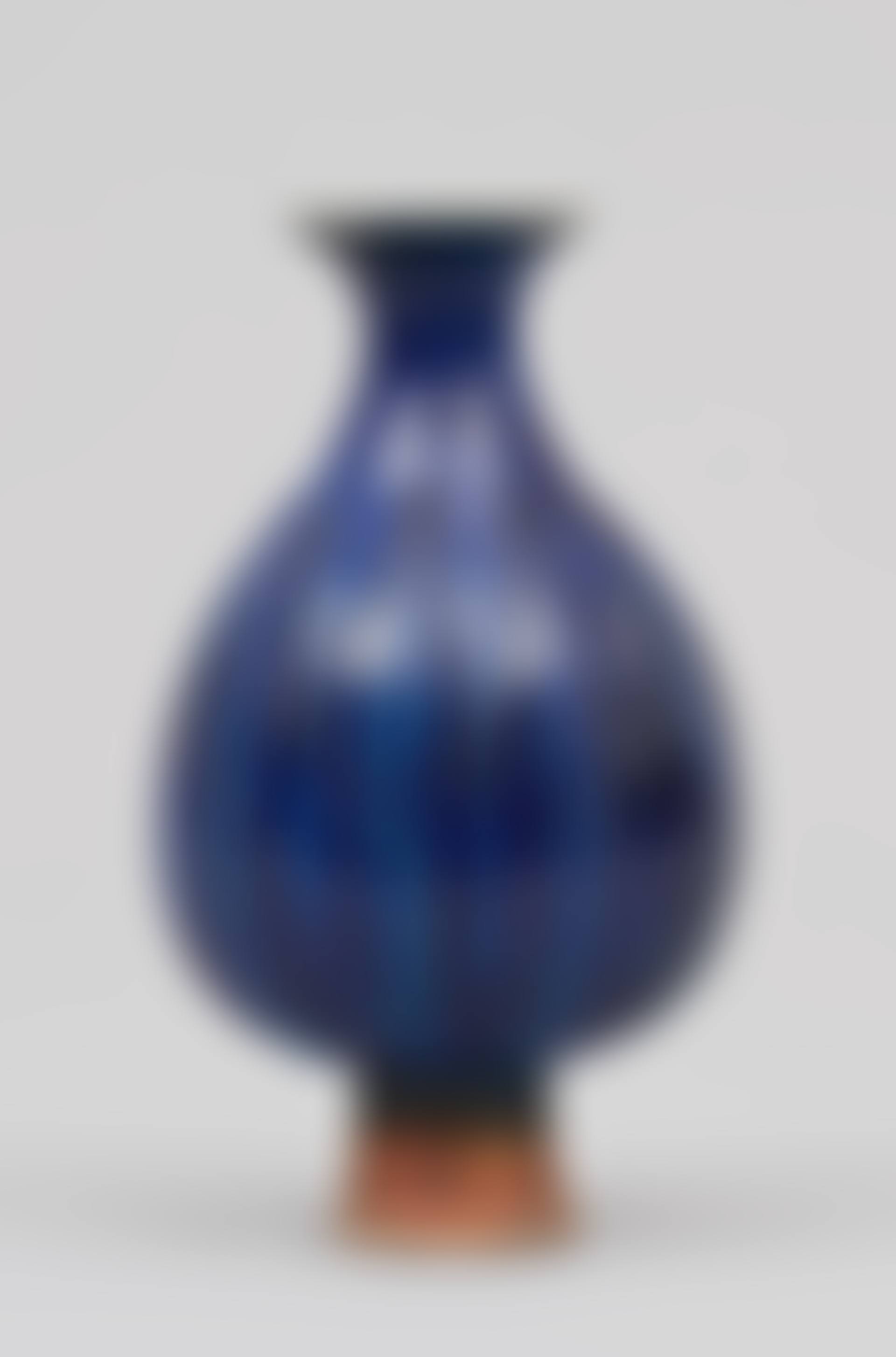 Vase on foot (preview)