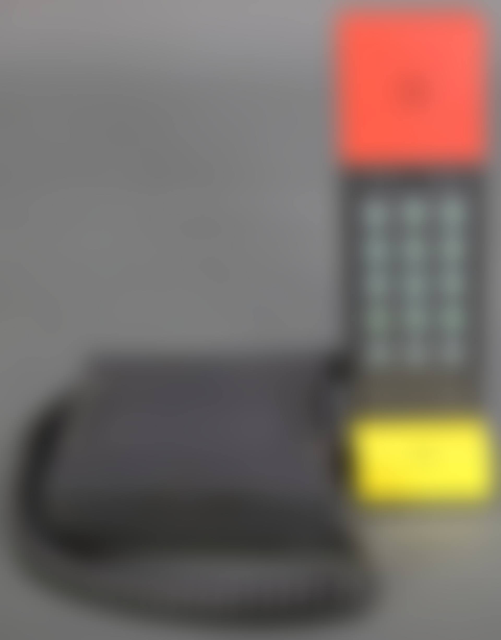 "Enorme phone" (preview)