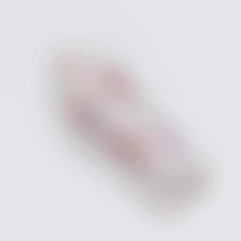 Needle holder in the shape of a baby (preview)