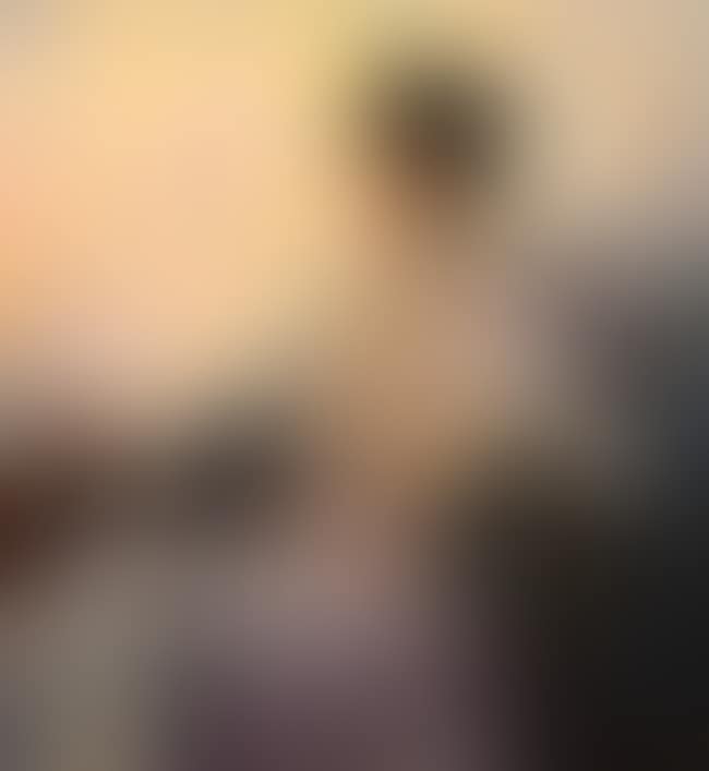 "Xopoz", portrait of a lady seated (preview)