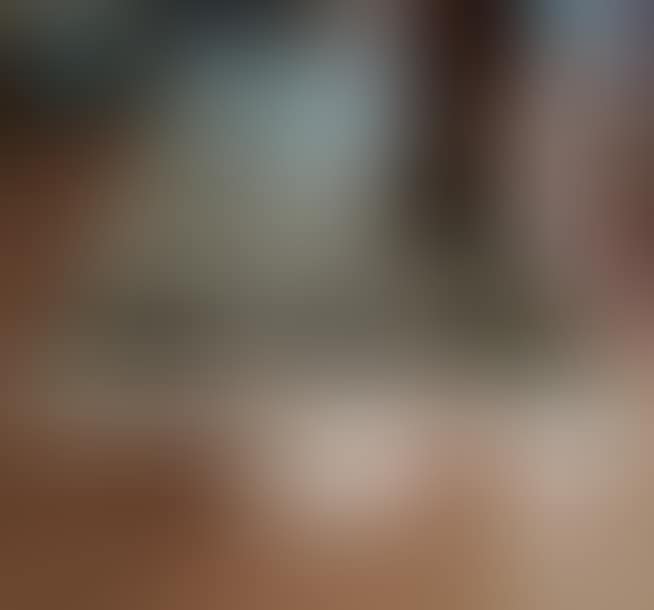 Dining room table (preview)