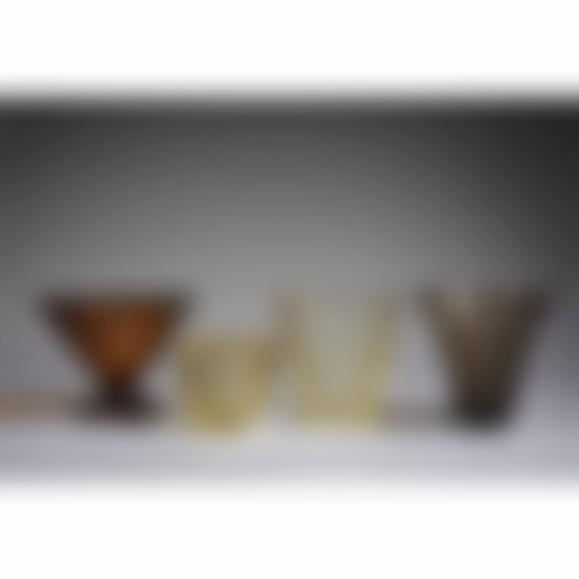 Cornet vase on a hexagonal base (preview)