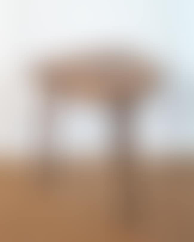 Shaped pedestal table in marquetry decorated with iris (preview)