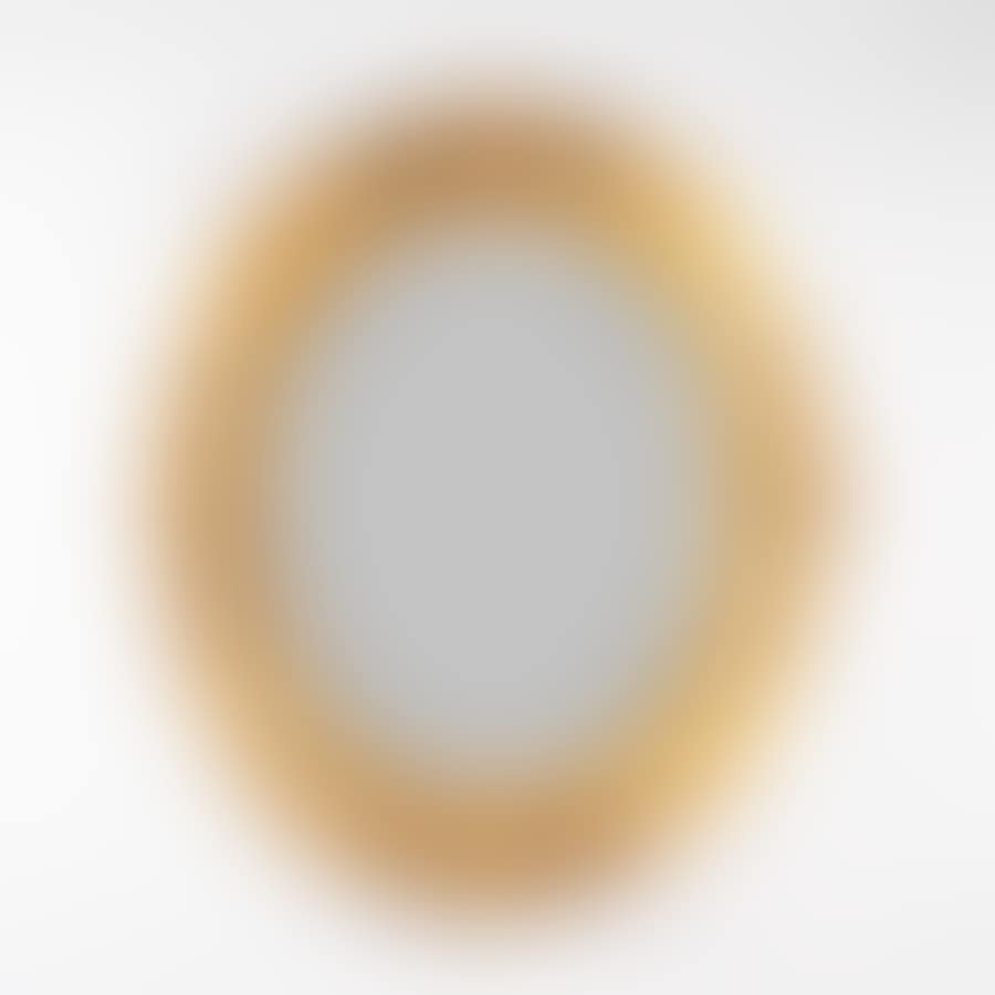 Oval-shaped mirror (preview)