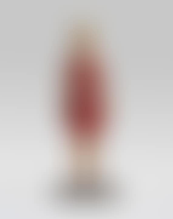 Frau in rotem Kleid (preview)
