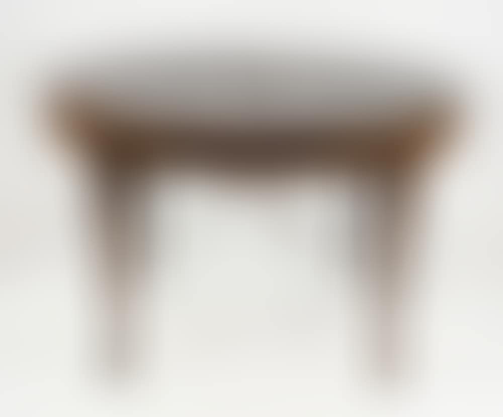 Extendable oval wooden table (preview)
