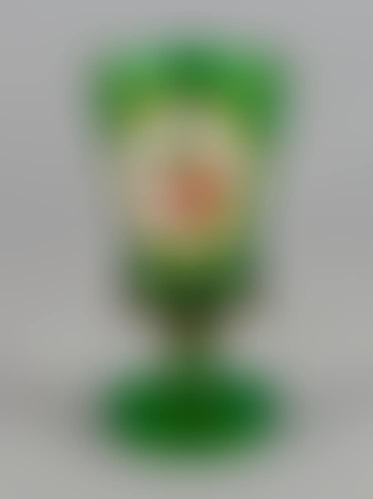 Green glass (preview)