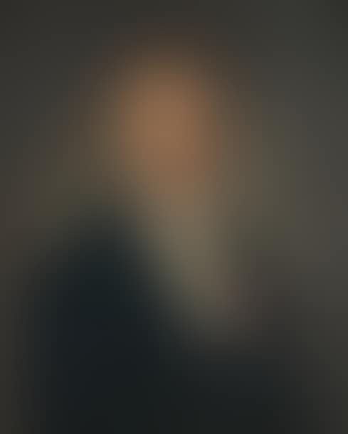 PORTRAIT OF A MAN IN BUST, WEARING A DECORATION (preview)