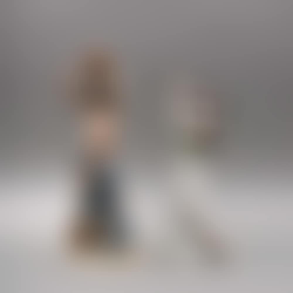 Water carrier and gypsy figures (preview)