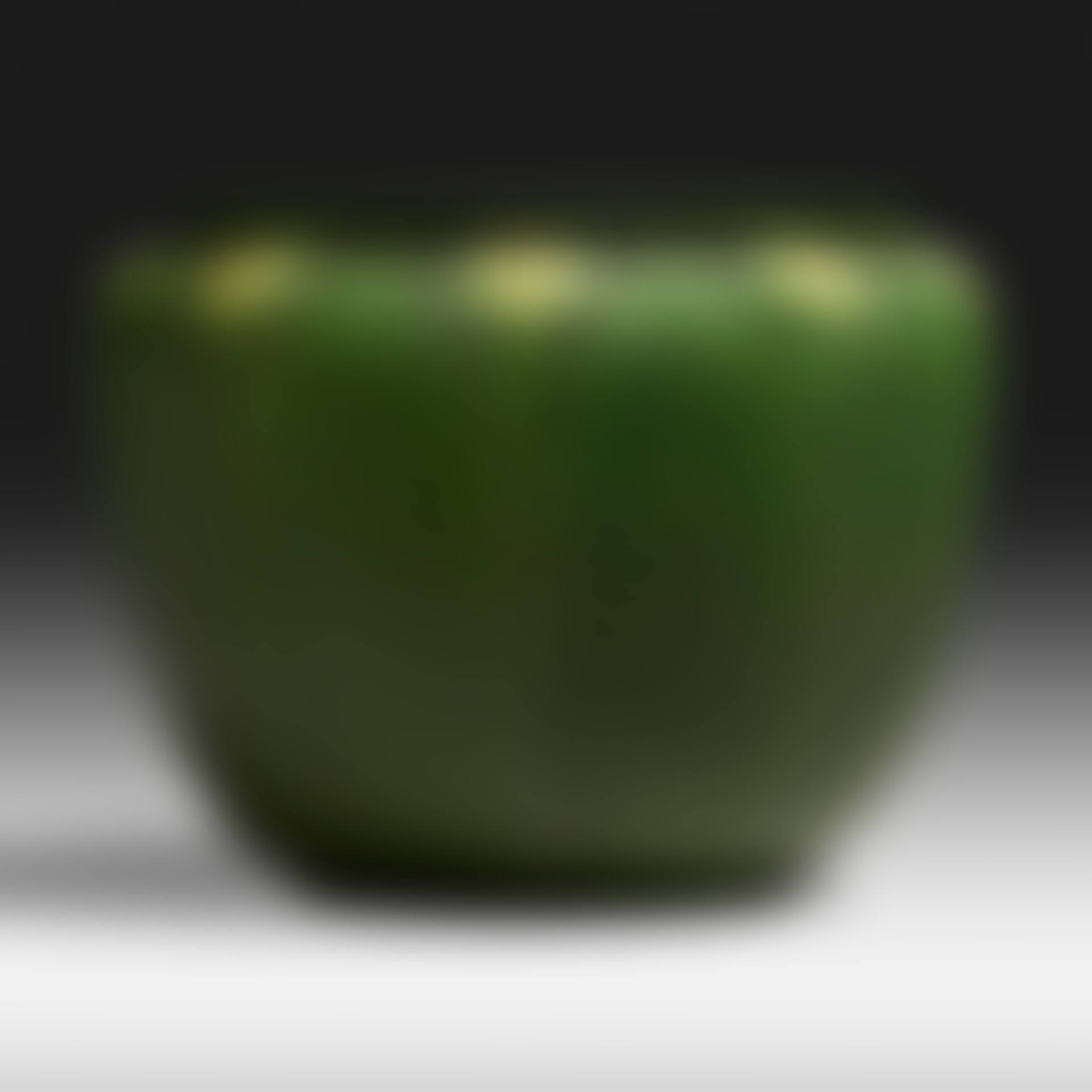 jardinière with cinquefoils (preview)
